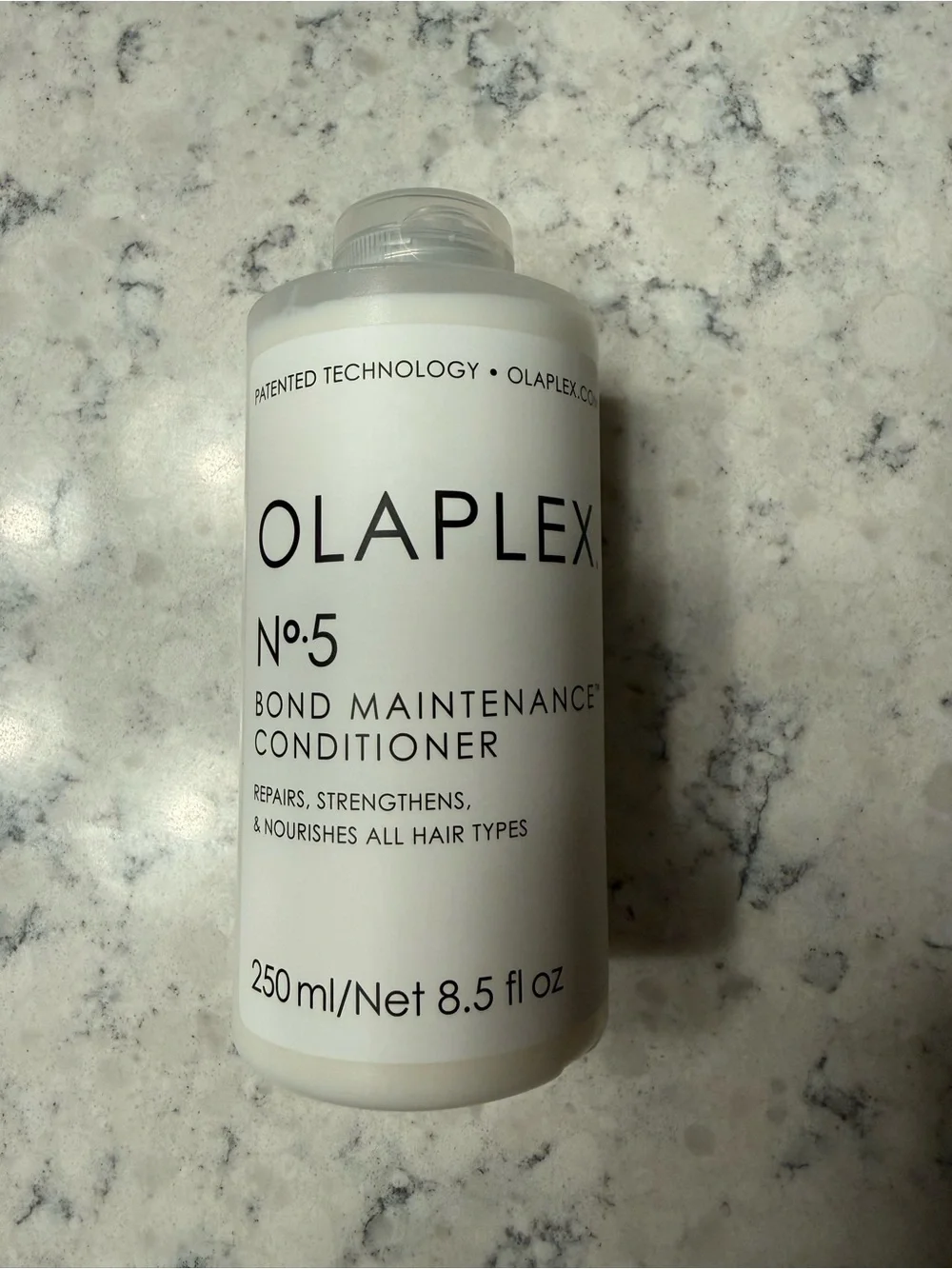 OLAPLEX No.5 Bond Maintenance Conditioner - Cream/White